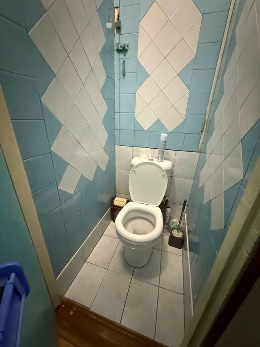 Срочно продаётся Юнусабад 7-кв 2/4/4