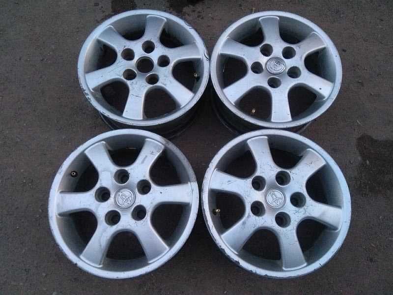 Продам оригинальные легкосплавные диски "OZ" на Toyota Camry 10