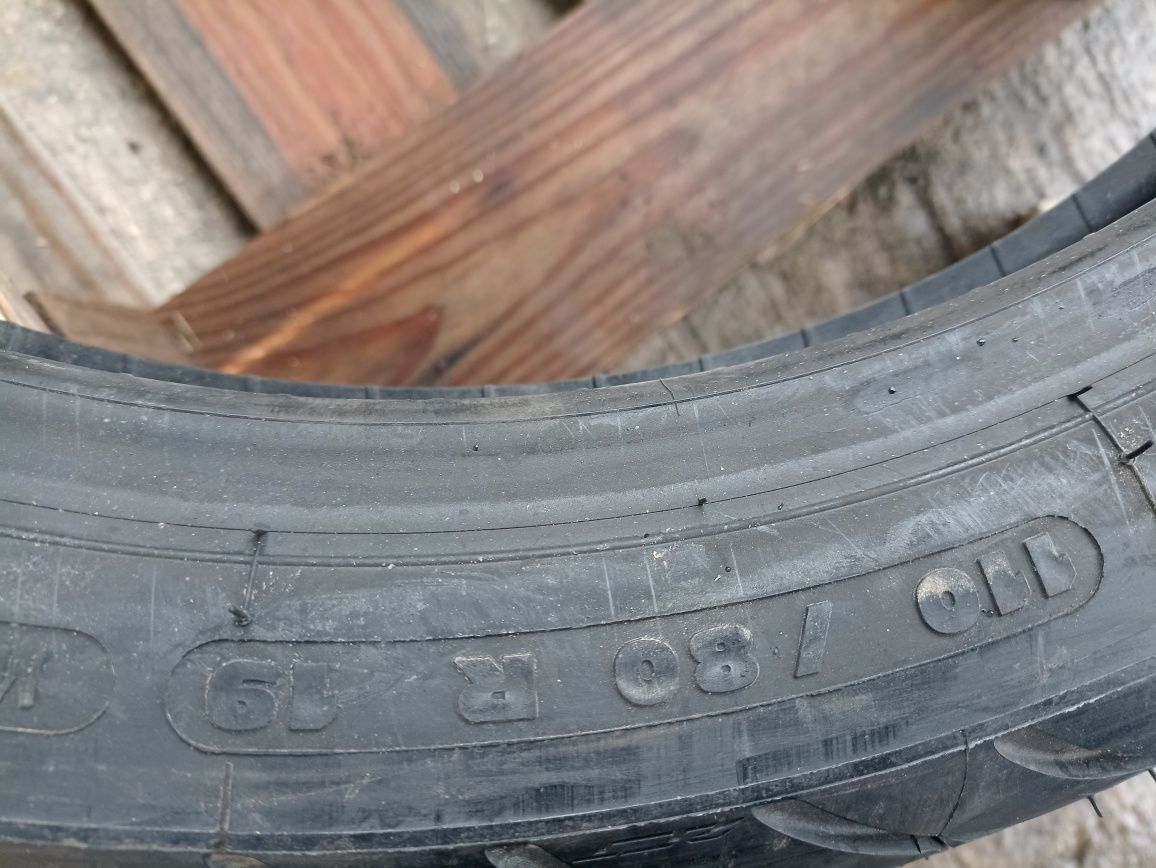 O anvelopa de fata NOUA Michelin 110/80 R19