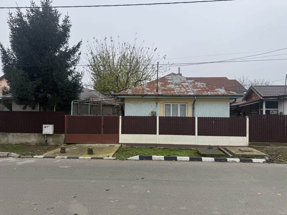 Case de vanzare+complex comercial