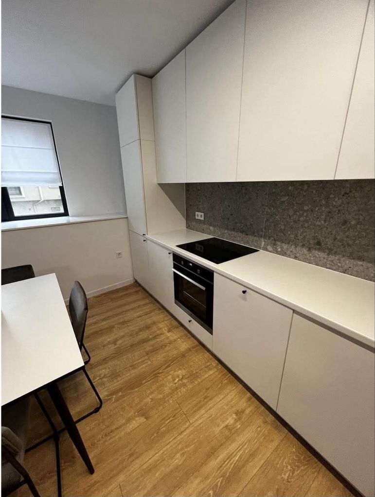 Дава се под наем Двустаен апартамент в Пловдив, Кършияка - 70 кв.м за 561 € - Снимка #2