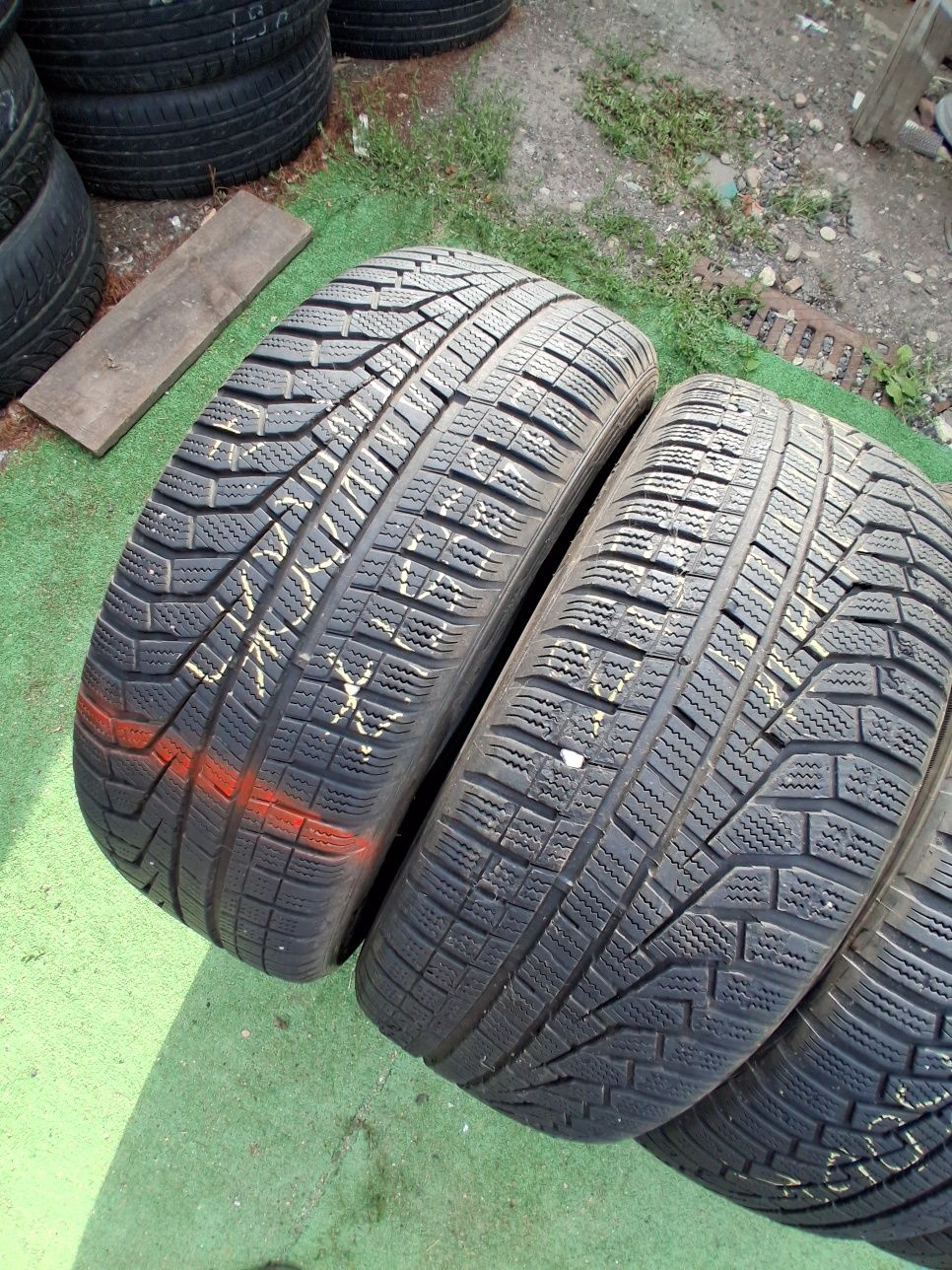215 55 17 HANKOOK 4броя зимни