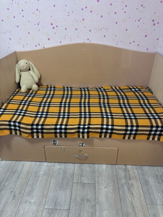 Продам кровать детскую