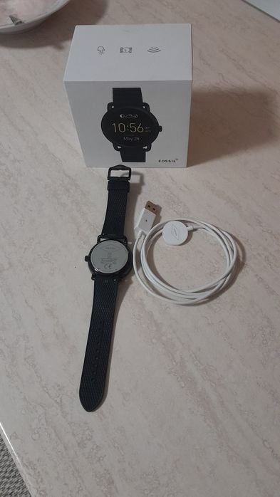 Fossil Q Wander  ceas digital