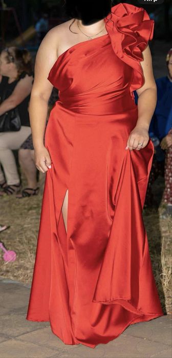 Официална червена дълга рокля р. 46