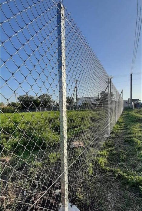 Executam garduri și porți la comanda clientului