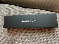 Apple Watch Series 6 GPS, Silver Aluminium 44mm NIKE Edition + подарък