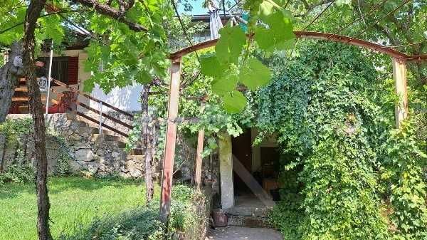 Вила в Песнопой 93761