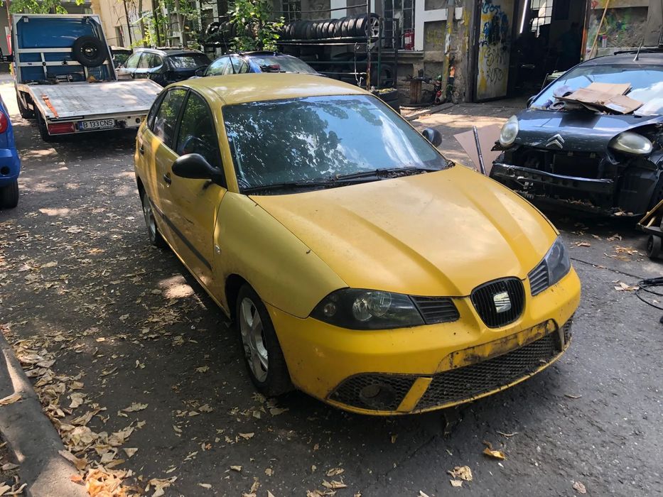 Dezmembrez Seat Ibiza 2006 galben 1,2 benzina