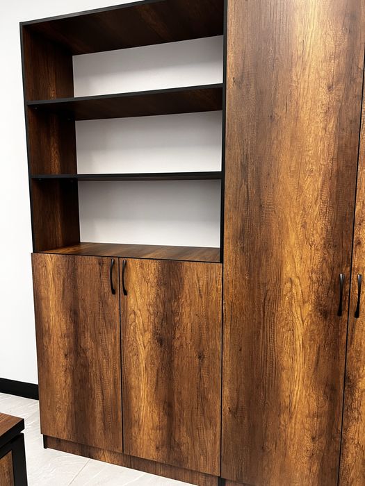 Срочно продам шкафы