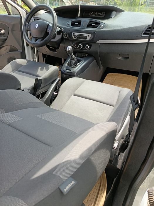 RENAULT GRAND SCENIC 1,5 dci 110 cp Euro 5