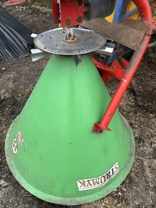 Vand freza instalatie de erbicidat si un inprastietor de ingrasaminte