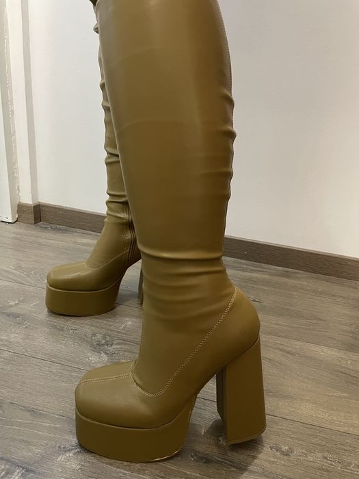 Cizme peste Genunchi