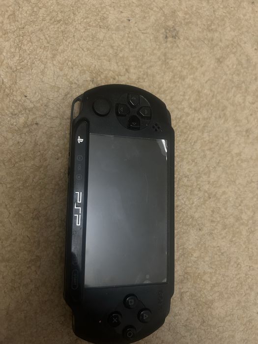 Sony PSP e-1008 прошитая.