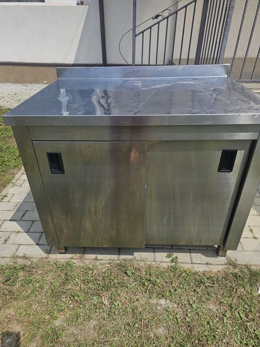 Masa inox cu rafturi