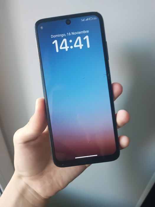 продам 2телефона торг