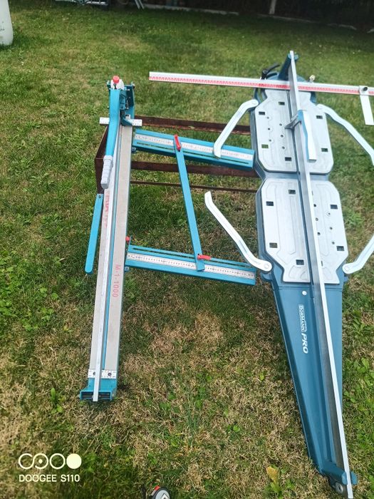 Продавам машина за рязане на плочки