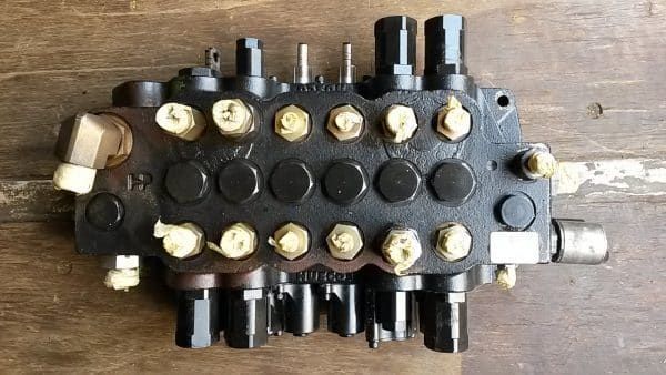 distribuitor hidraulic excavator jcb js260lc ult-013246