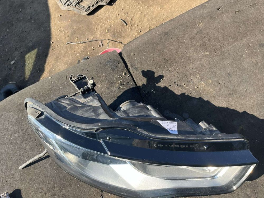 Оригинален фар Audi a6 C7 4g обикновен hella 4g0941004 десен ляв