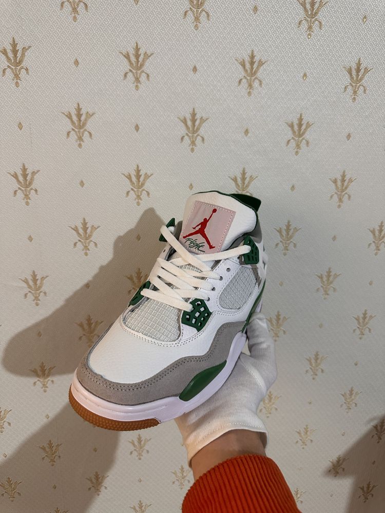 Nike Air Jordan 4 SB "Pine Green"