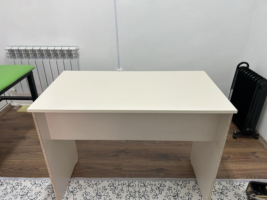 Срочно продам стол для офиса, работы
