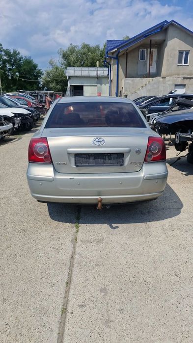 Dezmembram Toyota Avensis an 2007 motor 2.0 Diesel D4D