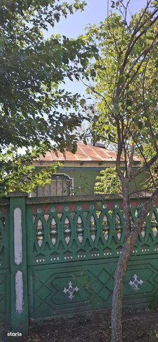 Teren intravilan si Casa din paianta