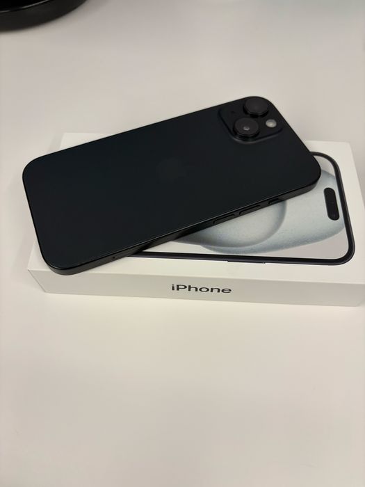 Продавам-Iphone 15 128GB