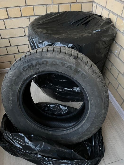 ЗИМНЯЯ ШИНА б/у 235/65/R17 CHAO YANG  липучка зимняя
