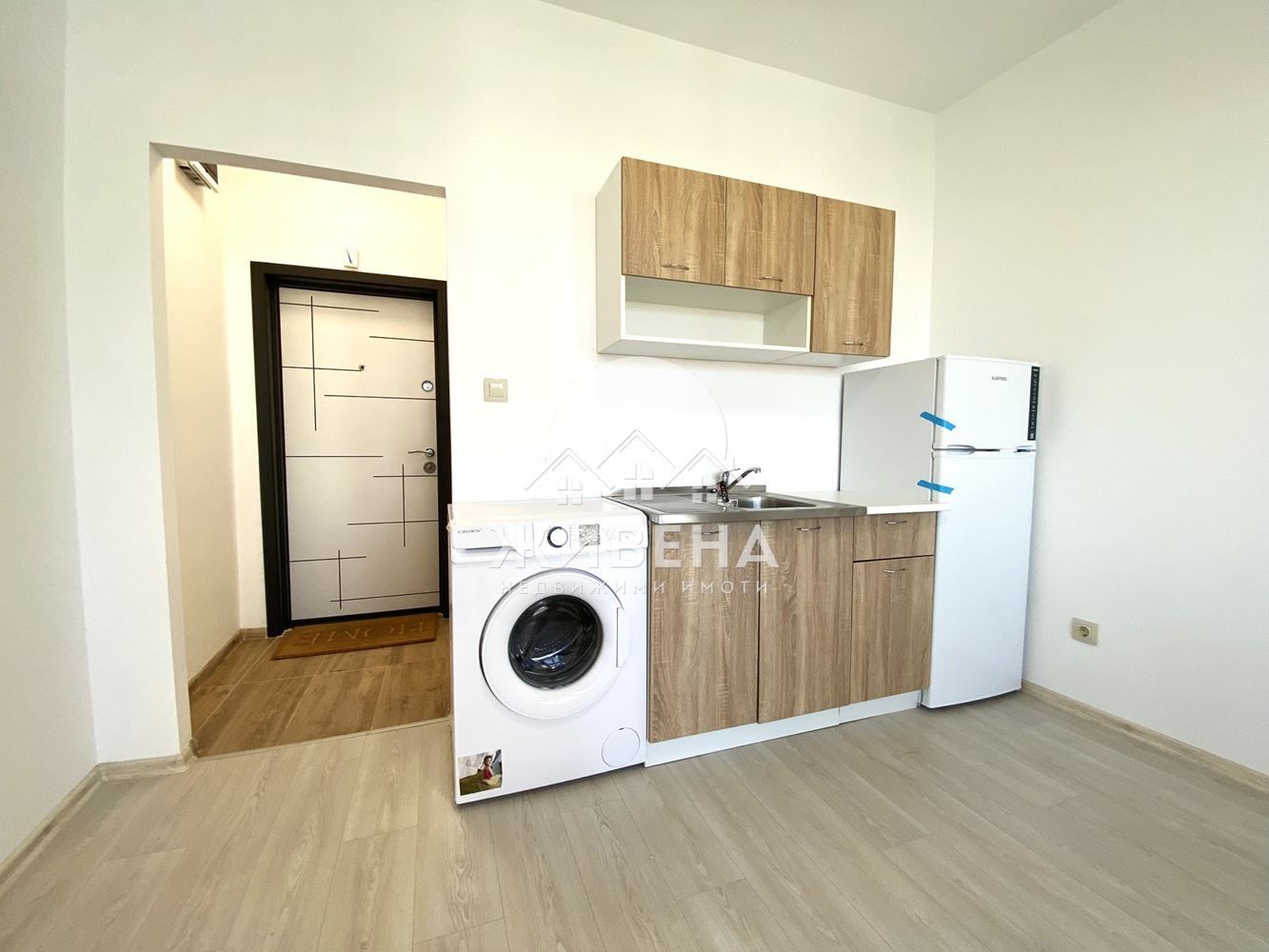Продава боксониера / 1-стаен апартамент, кв. Изгрев, 25 кв.м