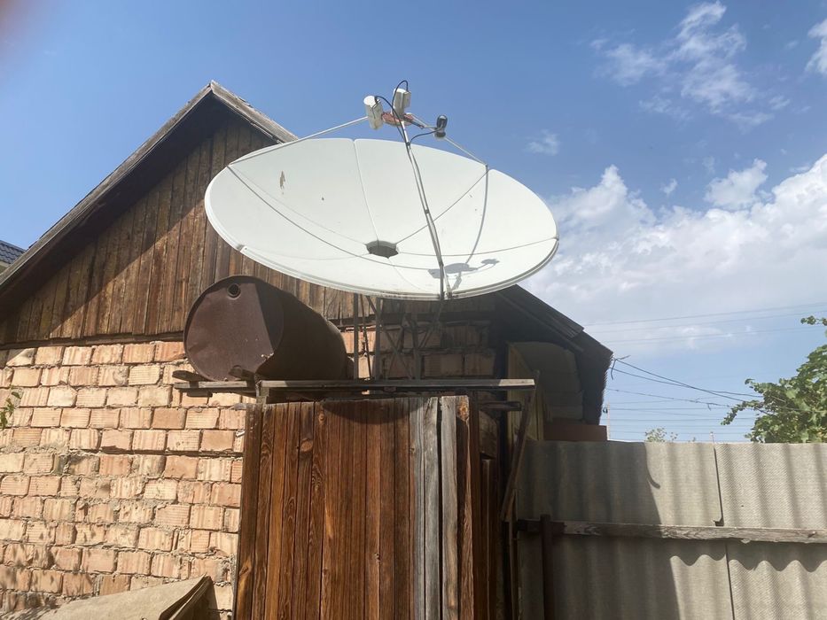 Спутниковая тарелка