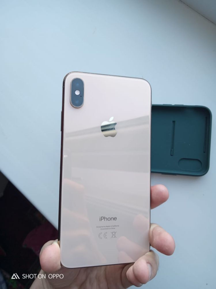 Продам Iphone XS MAX 64gb gold