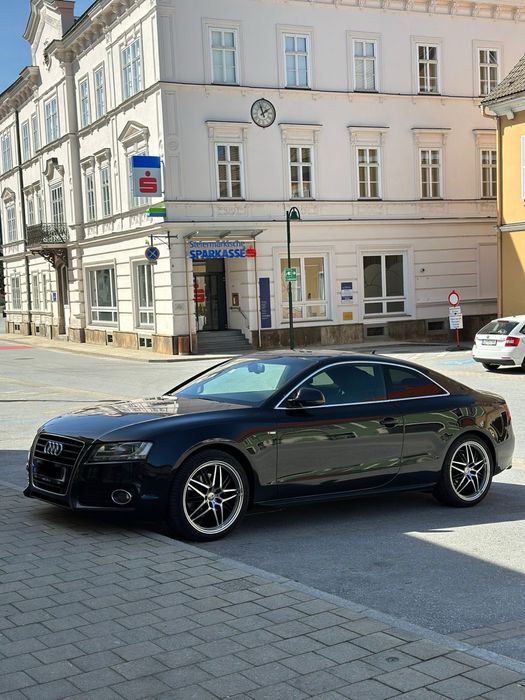 Vând Audi A5 Coupe Quattro model cu pachet S-line
