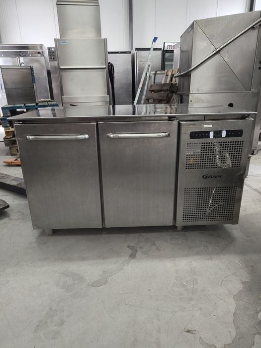 -- 16 -- 20 - Хладилна маса.