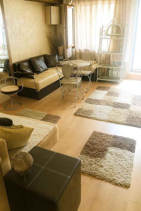 Двустаен апартамент под наем в Център