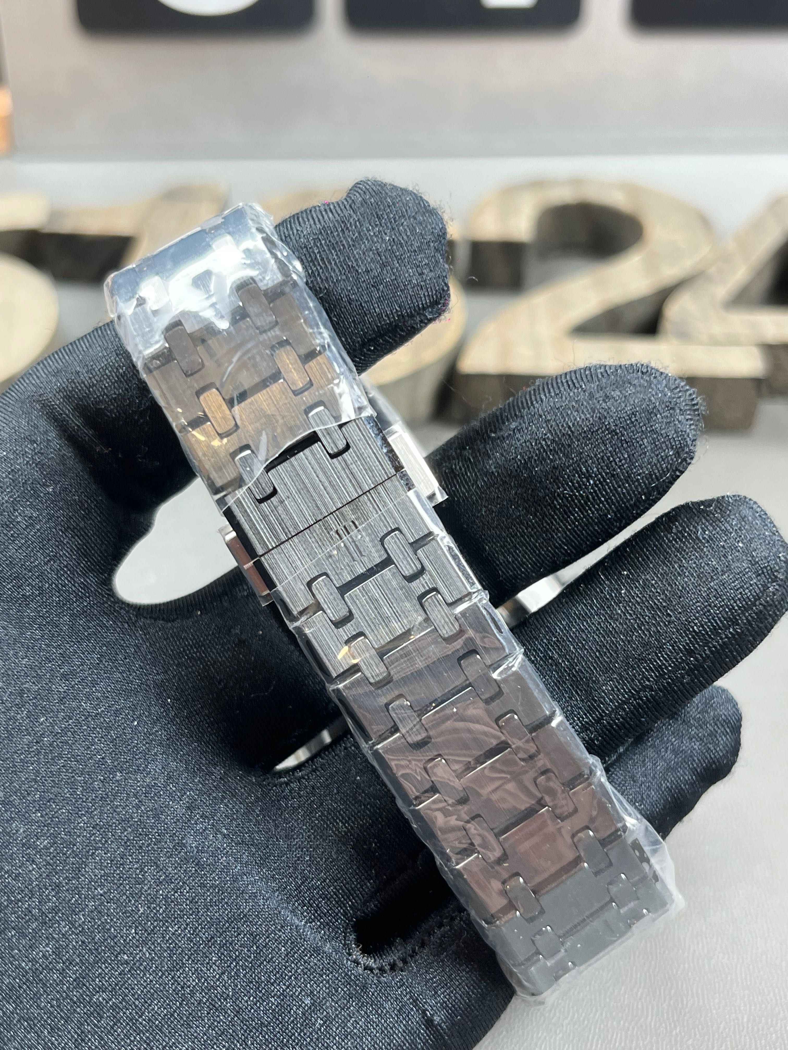 Audemars Piguet Royal Oak Chronograph 26240CE | 41mm | Full Ceramic