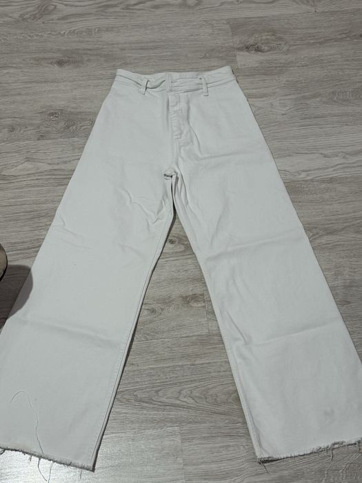 Бяло дънки,марка Зара,размер М