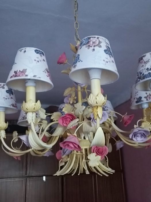 Продам люстру новая