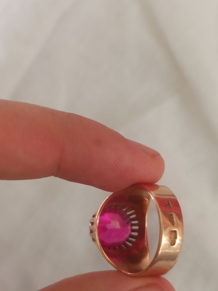 Tilla uzuk 7.76 gram sof ogʻirligi 6.46 gram