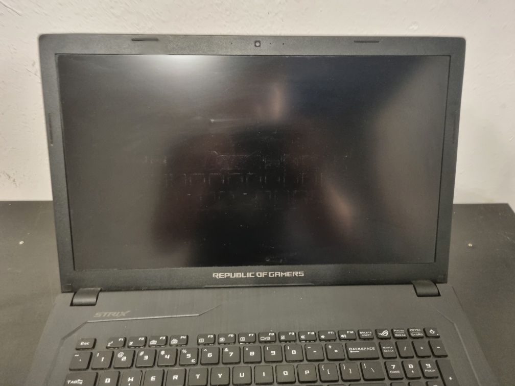 Laptop Asus  STRIX  DE PIESE
