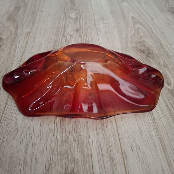 Стъклени купи и фруктиери