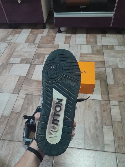 Louis Vuitton skate swarovski