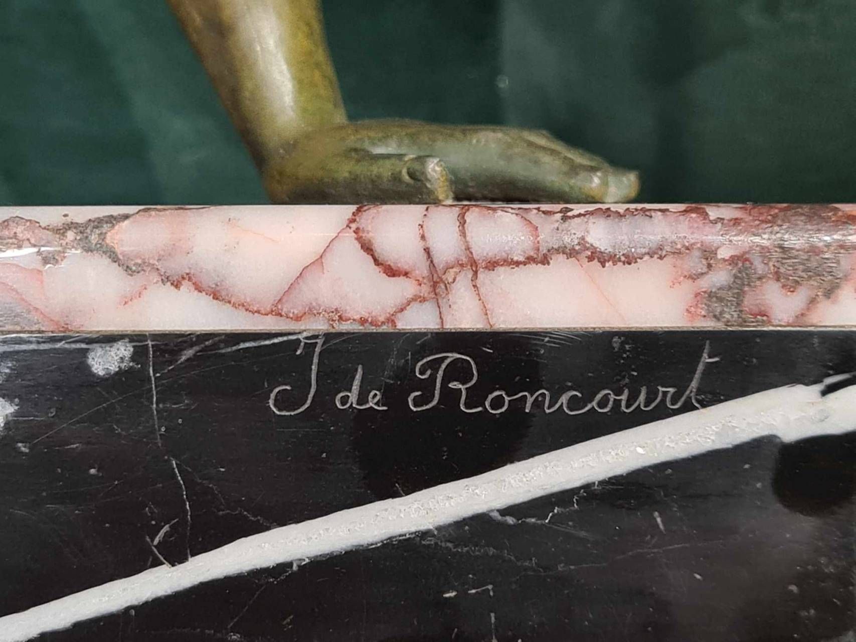 Sculptura din bronz patinat pe soclu din marmura, ''J. de Roncour'',