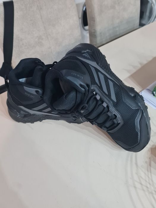 Adidas TRAXION 41 1/2