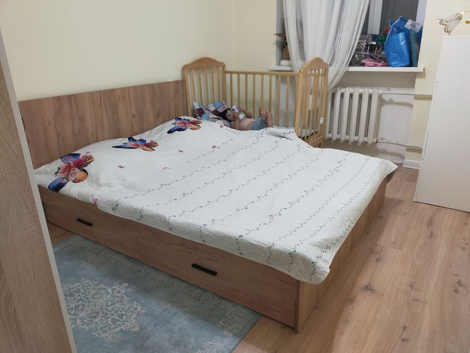 Кровать с матрасом 160*200