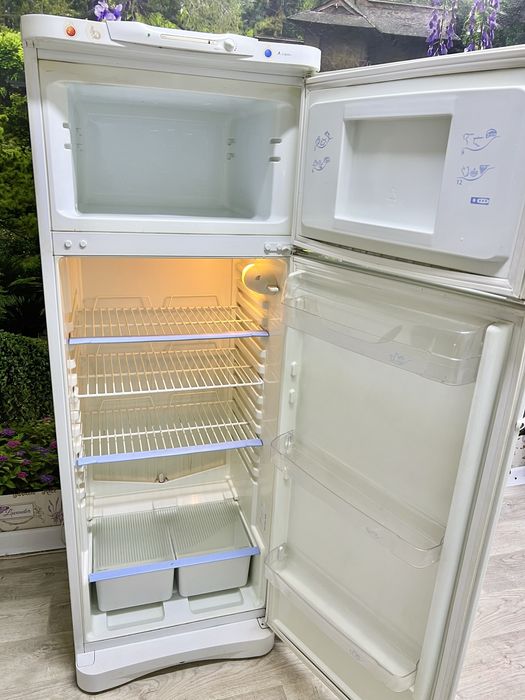 Продам Холодильник Машинку