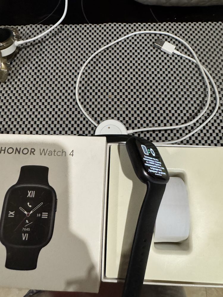 Часавник Honor Watch 4
