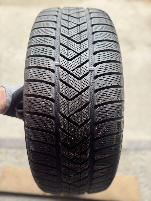 1x 235/55/19 M+S , PIRELLI