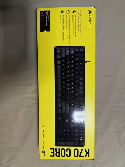Геймърска механична клавиатура Corsair K70 Core RGB с гаранция