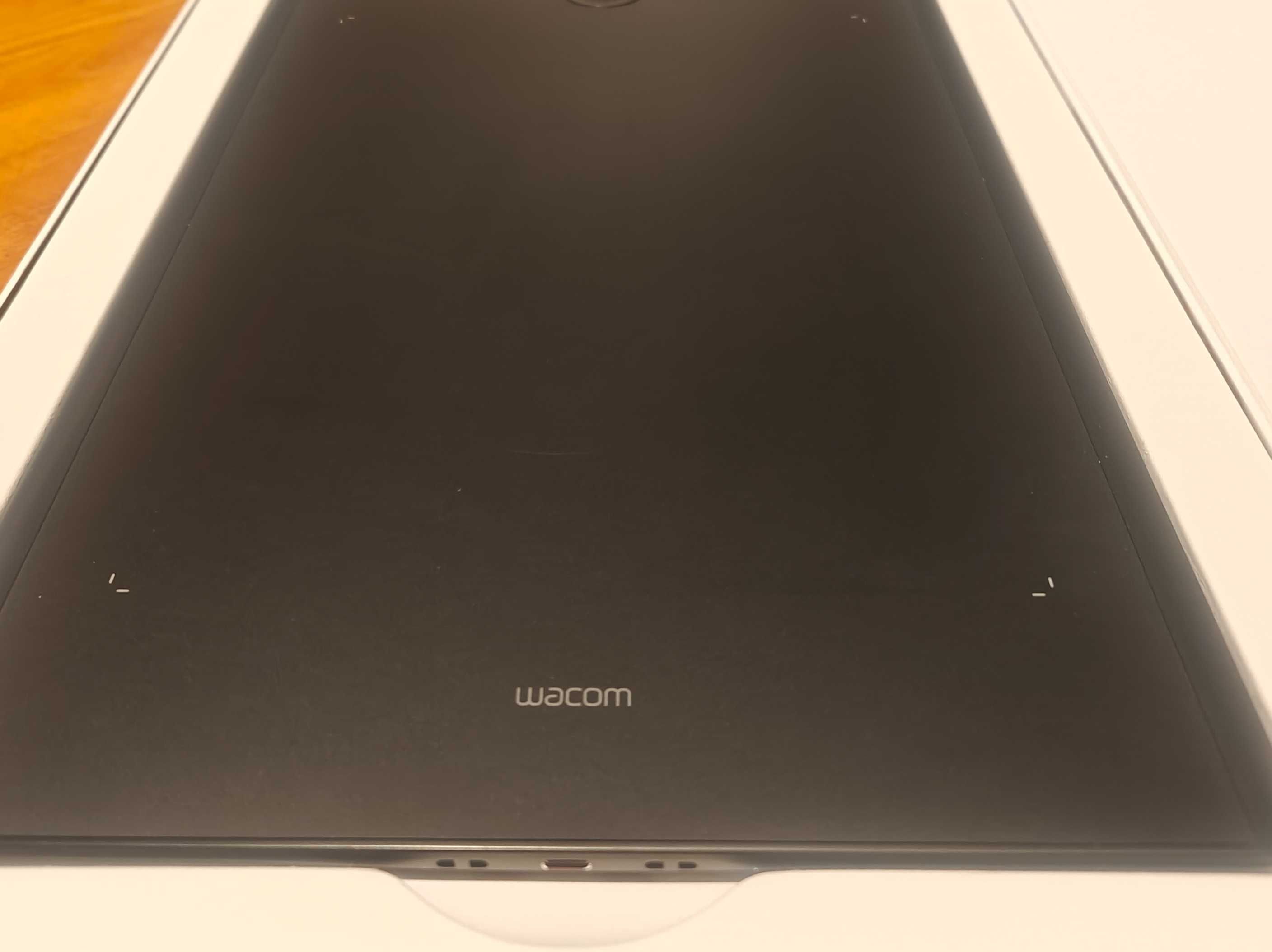 Таблет за рисуване Wacom PTH-860